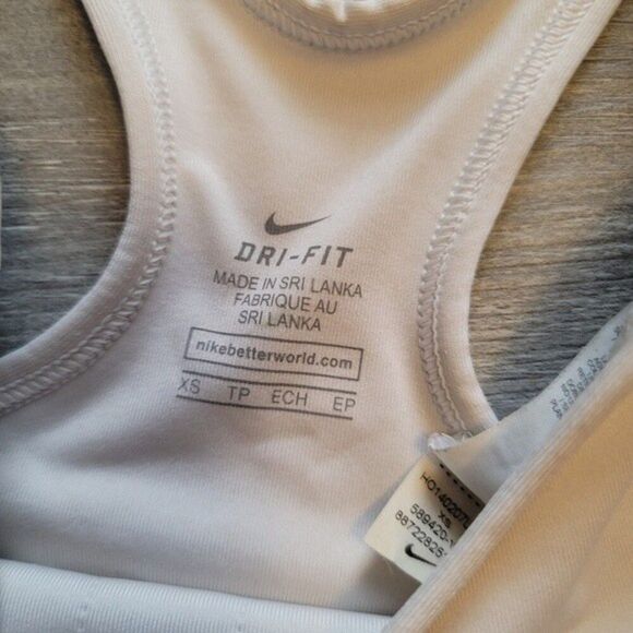 ~ Womens White Nike Sports Bra - Picture 2 of 2